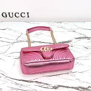 Colestore Gucci GG Marmont Medium Shoulder Bag Bright Pink Lamé Leather  26x15x7cm - 4