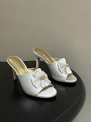 Colestore Chanel Satin Bow Pearl CC Mule Heels White 8.5cm - 1
