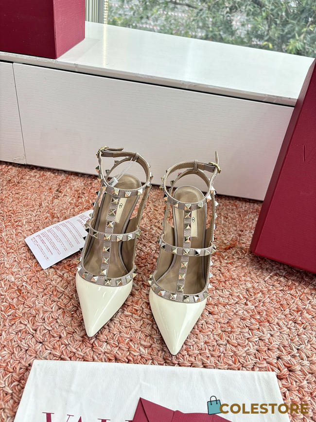 	 Colestore Valentino Patent Rockstud Caged Pump 100mm in Ivory/Poudre - 1