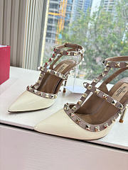 	 Colestore Valentino Patent Rockstud Caged Pump 100mm in Ivory/Poudre - 5