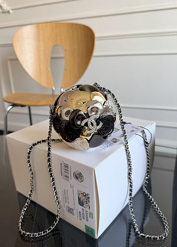 Colestore Chanel Metallic Crystal Silver Camellia Ball Minaudière 9×9×9cm