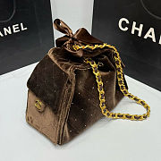 Colestore Chanel 25 Small Handbag Velvet, Stones & Gold Plated Metal Brown 26x30x14cm - 6