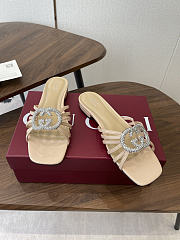 Colestore Gucci Women's slide with crystal Interlocking G in Nude patent Leather  - 4