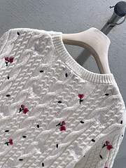 Colestore Dior Dioramour Embroidered Short-Sleeved Sweater Ecru Cashmere Cable-Knit with Multicolor Doves & Roses Motif - 5