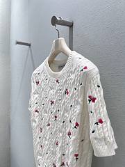 Colestore Dior Dioramour Embroidered Short-Sleeved Sweater Ecru Cashmere Cable-Knit with Multicolor Doves & Roses Motif - 4