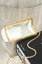 Colestore Chanel Clutch, Pearly Lambskin, Imitation Pearls & Gold-Tone Metal Light Beige 10x20.5x7.5cm - 5