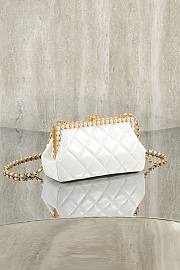 Colestore Chanel Clutch, Pearly Lambskin, Imitation Pearls & Gold-Tone Metal Light Beige 10x20.5x7.5cm - 6