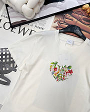 Colestore Dior Dioramour Fitted T-Shirt White Cotton Jersey with Multicolor Floral Heart Motif - 6