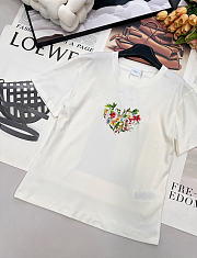 Colestore Dior Dioramour Fitted T-Shirt White Cotton Jersey with Multicolor Floral Heart Motif - 3