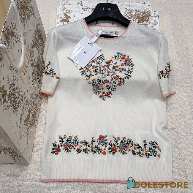 Colestore Dior Dioramour Short-Sleeved Embroidered Sweater White Virgin Wool Knit with Multicolor Floral Heart Motif - 1