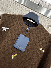 Colestore Louis Vuitton LV x The The Darjeeling Limited Embroidered Long-Sleeved Crewneck Bourbon Brown - 5