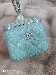 Colestore Chanel Interlocking CC Pearl On Top Vanity Case Mini Blue 11cm - 5