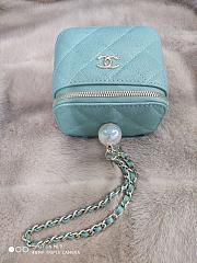 Colestore Chanel Interlocking CC Pearl On Top Vanity Case Mini Blue 11cm - 4
