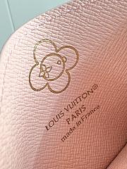 Colestore Louis Vuitton Visionary Journeys Seoul Exclusive Card Holder Monogram Pink Opal 11 x 7 x 0.5 cm - 6