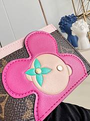 Colestore Louis Vuitton Visionary Journeys Seoul Exclusive Card Holder Monogram Pink Opal 11 x 7 x 0.5 cm - 5