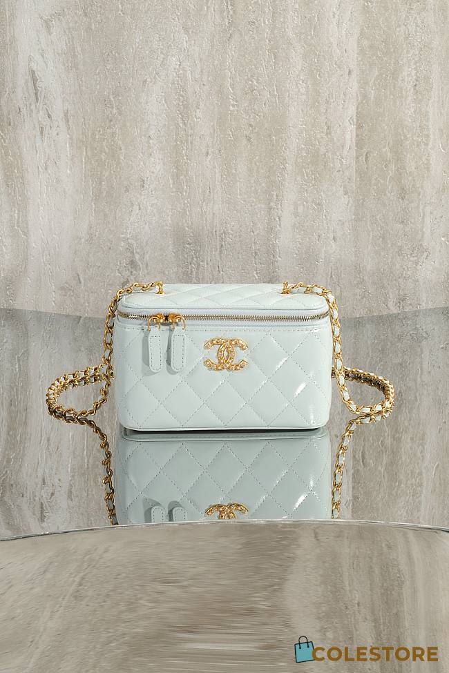 Colestore Chanel Vanity Case With Chain Shiny Lambskin & Gold-Tone Metal Light Blue 9.5 × 17 × 8 cm - 1