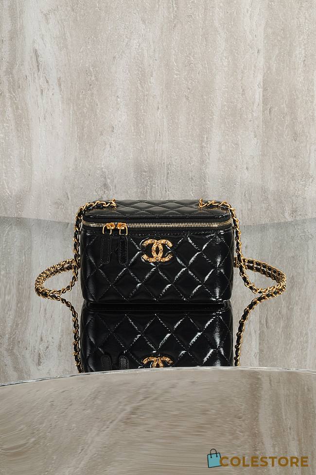 Colestore Chanel Vanity Case With Chain Shiny Lambskin & Gold-Tone Metal Black 9.5 × 17 × 8 cm - 1