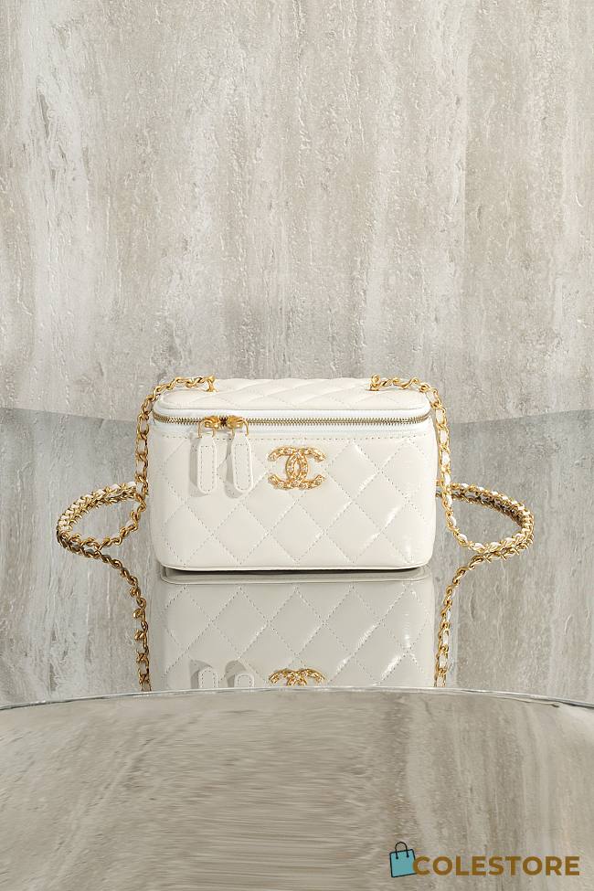 Colestore Chanel Vanity Case With Chain Shiny Lambskin & Gold-Tone Metal White 9.5 × 17 × 8 cm - 1