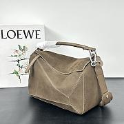 Colestore Loewe Small Featherlight Puzzle bag in Grained Nubuck Tundra 24x16.5x10.5cm - 6