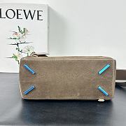 Colestore Loewe Small Featherlight Puzzle bag in Grained Nubuck Tundra 24x16.5x10.5cm - 3