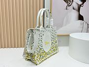 Colestore Dior Medium Dior Book Tote with Strap Buttercup Dior Embroidery and White Dior Médaillon (36 x 27.5 x 16.5 cm) - 5