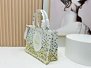 Colestore Dior Medium Dior Book Tote with Strap Buttercup Dior Embroidery and White Dior Médaillon (36 x 27.5 x 16.5 cm) - 2