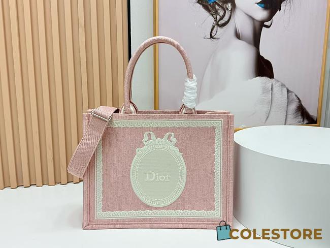 Colestore Dior Medium Dior Book Tote with Strap Rose Soupir Dior Oblique Embroidery with White Lace and Dior Médaillon (36 x 27.5 x 16.5 cm) - 1