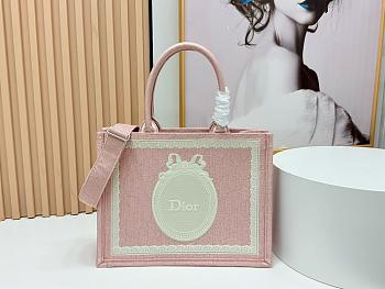 Colestore Dior Medium Dior Book Tote with Strap Rose Soupir Dior Oblique Embroidery with White Lace and Dior Médaillon (36 x 27.5 x 16.5 cm)