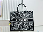 Colestore Dior Large Dior Book Tote Black and White Plan de Paris Embroidery (42×17×34.5cm) - 1