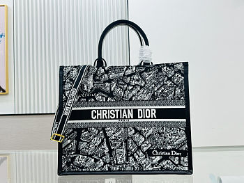 Colestore Dior Large Dior Book Tote Black and White Plan de Paris Embroidery (42×17×34.5cm)