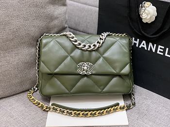 Colestore Chanel Bag 19 Glossy sheepskin, gold-plated, silver-plated & ruthenium-plated metal Dark Green 30x16x9cm