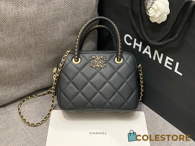Colestore Chanel 25c  Bowling Bag in Black 22x18x7cm - 1