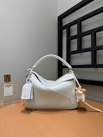 Colestore Loewe Small Puzzle Bag in Soft Grain Calfskin Soft White 24x10x14cm