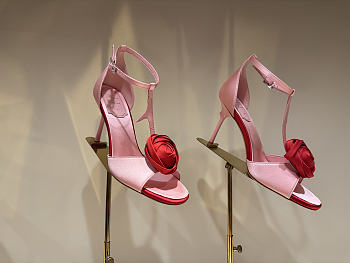 Colestore Roger Vivier Rose Vivier Sandals in Satin Pink, Red