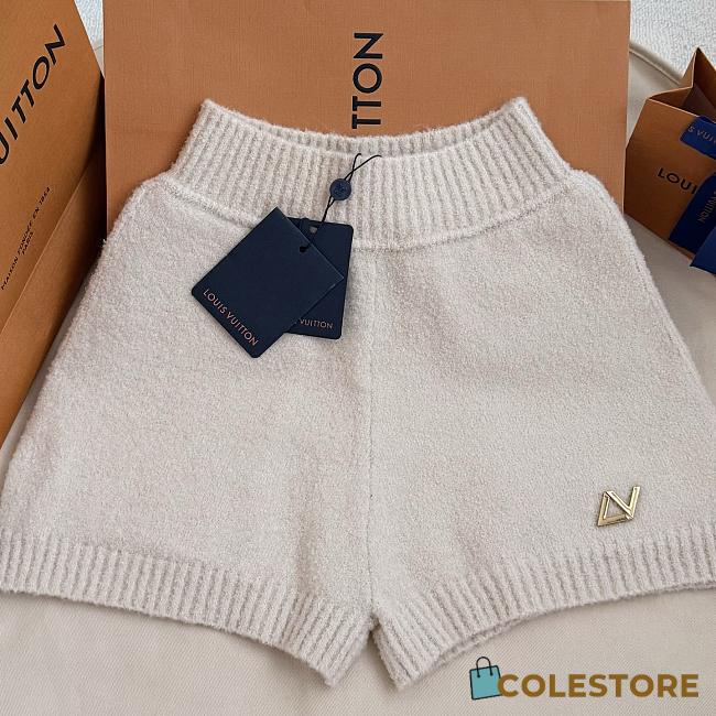 Colestore Louis Vuitton LV Twist Logo Knit Shorts Beige - 1