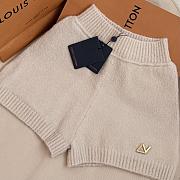 Colestore Louis Vuitton LV Twist Logo Knit Shorts Beige - 5