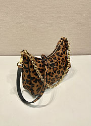 Colestore Prada Mini Re-Edition bag in Leather with Print Honey 23x17x6.5cm - 6