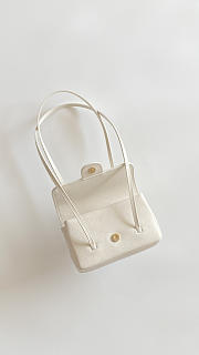 Colestore Chanel Clutch with Leather strap Glossy Calfskin with Grain Effect & Gold-Plated Metal White 17x11.5x5cm - 2