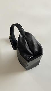Colestore Chanel Hobo Bag Glossy Sheepskin & Gold-Plated Metal Black 23x13x8cm - 2