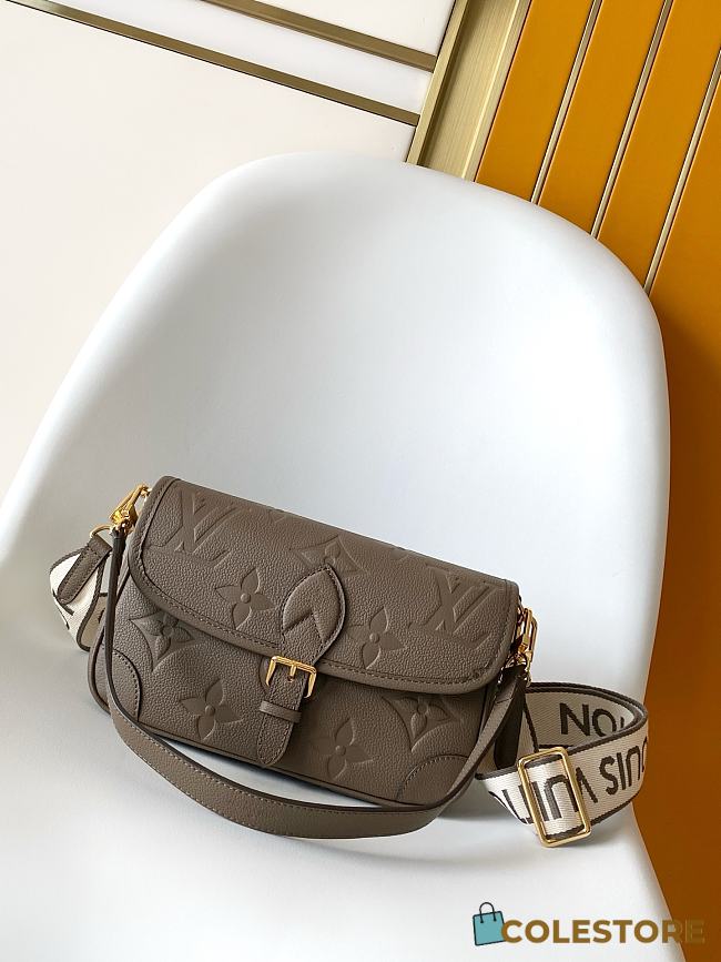 Colestore  Louis Vuitton Diane Monogram Empreinte Leather Smoke 24 x 15 x 9 cm - 1