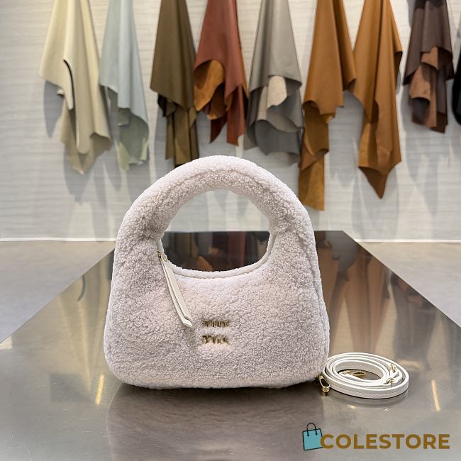 Colestore  Miu Miu Ivory Wander Shearling Hobo Bag 20x17x6cm - 1