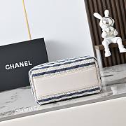 Colestore Chanel Clutch with Strap Crocheted Fabric, Sheepskin & Gold-colored metal Blue 11.5x18.5x11cm - 2