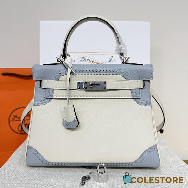 Colestore Hermes Ghillies Kelly 28 in Swift Leather Cream & Baby Blue - 1