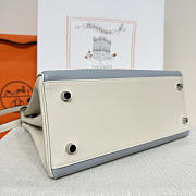 Colestore Hermes Ghillies Kelly 28 in Swift Leather Cream & Baby Blue - 5