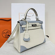 Colestore Hermes Ghillies Kelly 25 in Swift Leather Cream & Baby Blue - 5