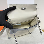 Colestore Hermes Ghillies Kelly 25 in Swift Leather Cream & Baby Blue - 3