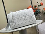 Colestore Louis Vuitton VISIONARY JOURNEYS SEOUL EXCLUSIVE Speedy P9 Bandoulière 30 M27144 32 x 22.5 x 18cm - 6