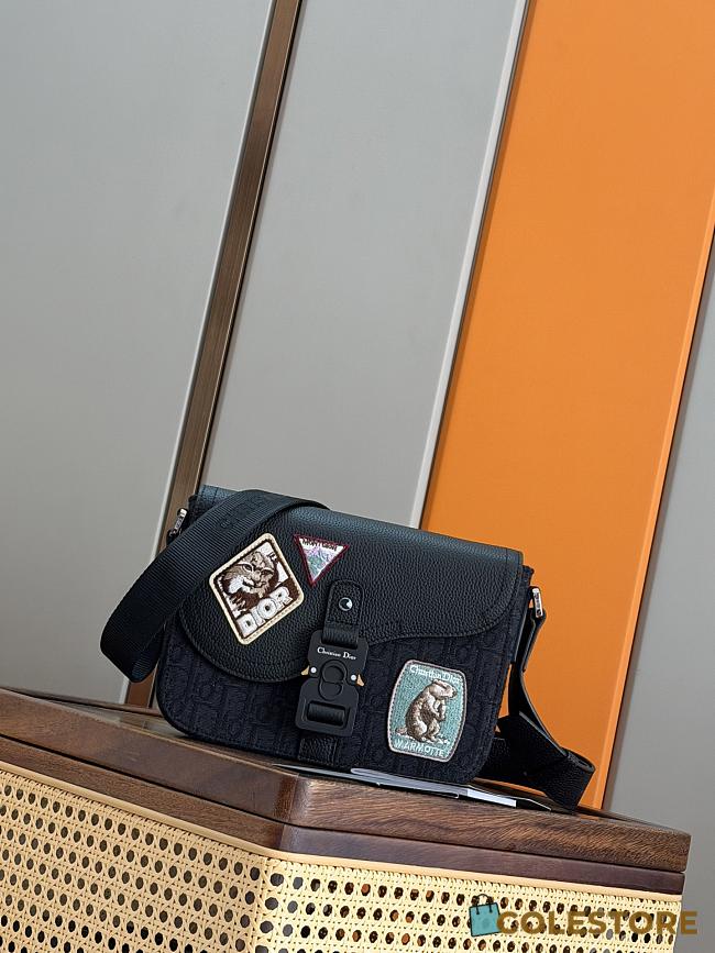 Colestore Dior Small Saddle Messenger Bag with Flap Black Dior Oblique Jacquard, Black Grained Calfskin and Multicolor Dior Mountain Patches 23 x 18 x 6cm - 1