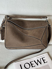 Colestore  Loewe Small Featherlight Puzzle bag in Grained Nubuck Dark Brown 24x16.5x10.5cm - 6