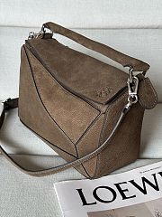 Colestore  Loewe Small Featherlight Puzzle bag in Grained Nubuck Dark Brown 24x16.5x10.5cm - 5